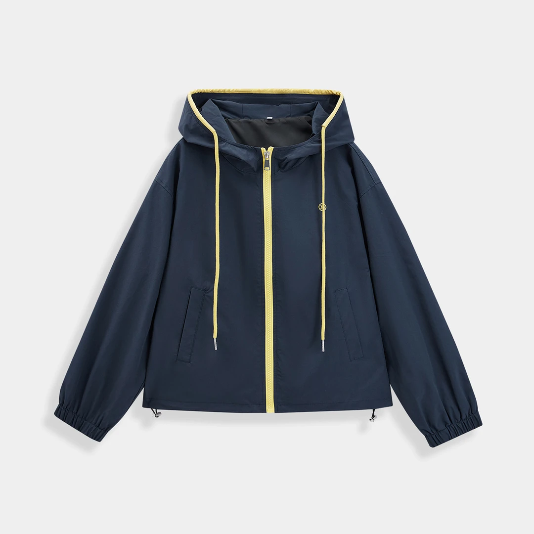 IEF/爱依服2025秋季新款韩版休闲运动风连帽设计通勤外套流光风