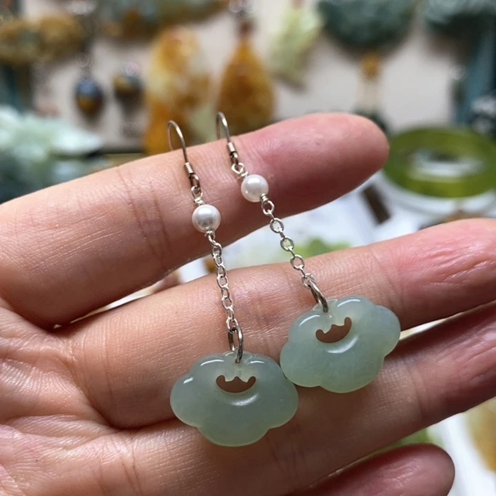 蛇纹石玉耳环未镶嵌