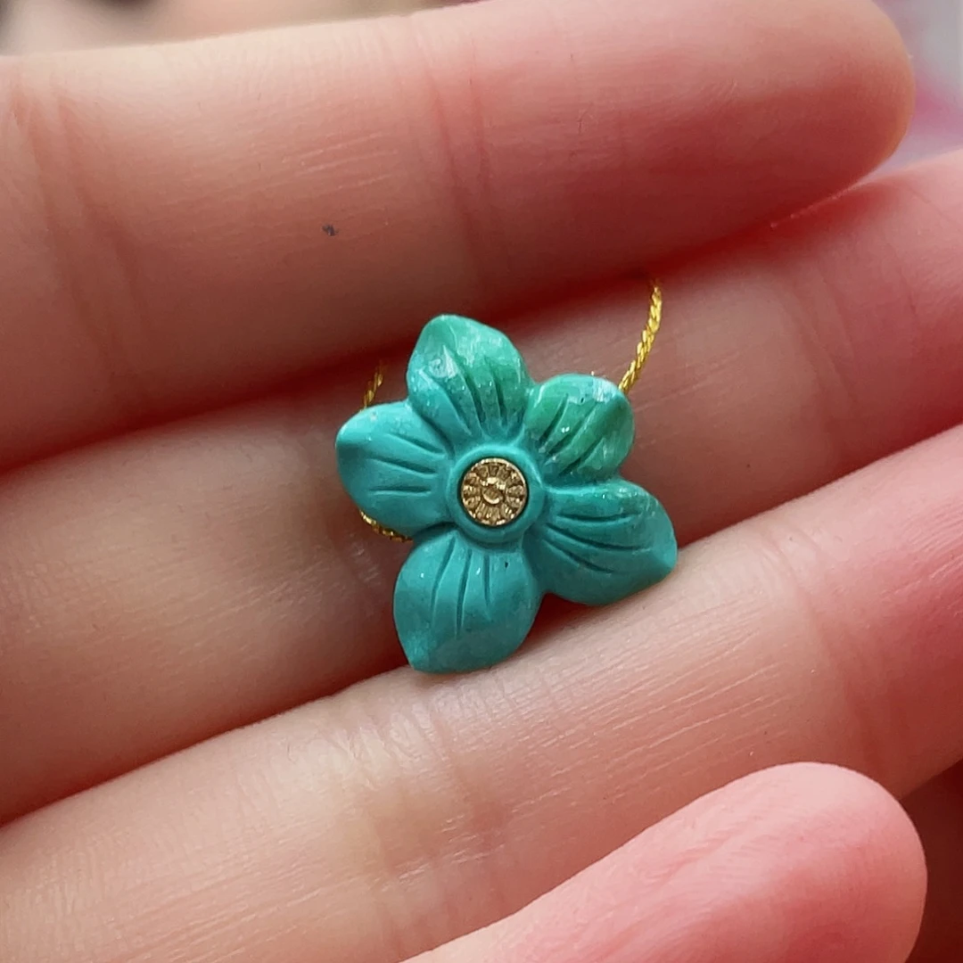 绿松石颈饰未镶嵌