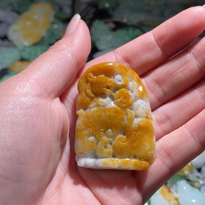 颈饰未镶嵌翡翠天