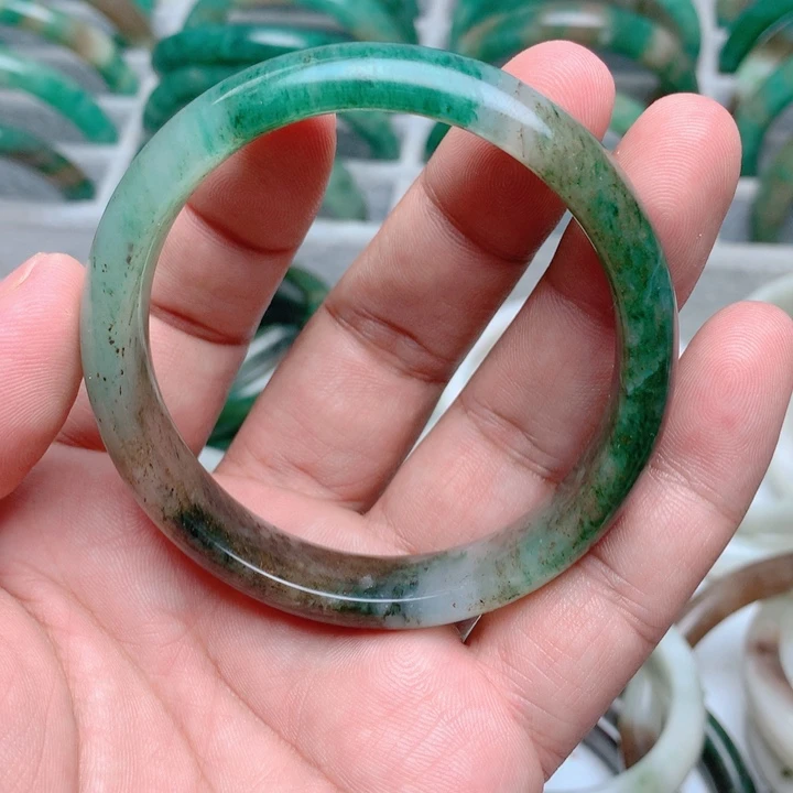 独山玉未镶嵌手镯57