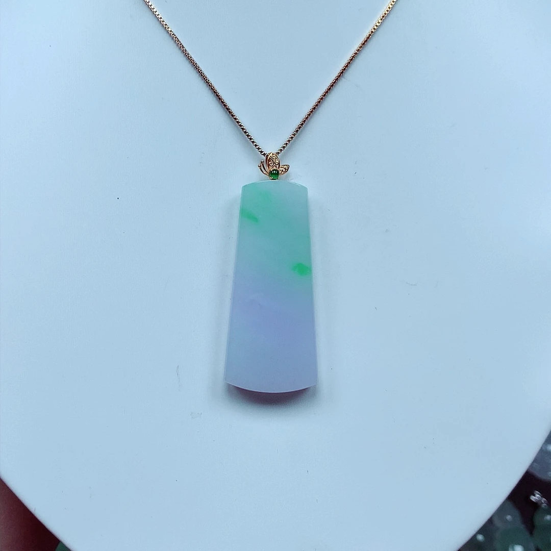 翡翠颈饰18K金镶嵌天然翡翠A货