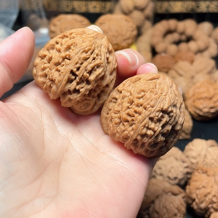 文玩核桃吊坠琪*琪南江石