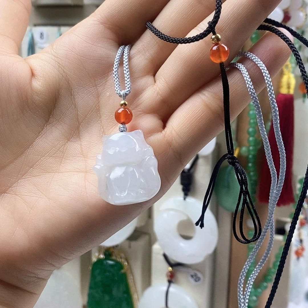 玛****石英质玉未镶嵌颈饰