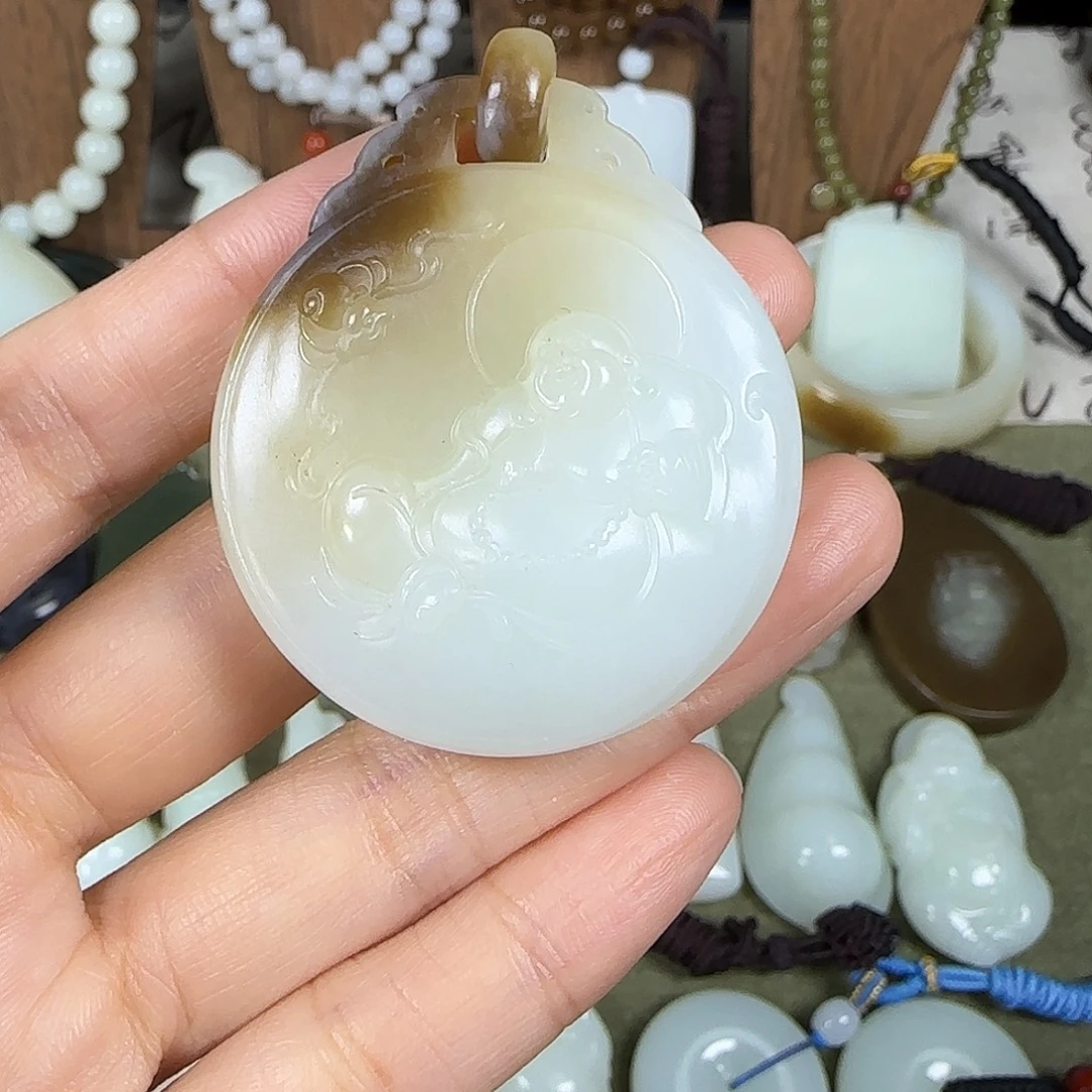 和田玉未镶嵌颈饰