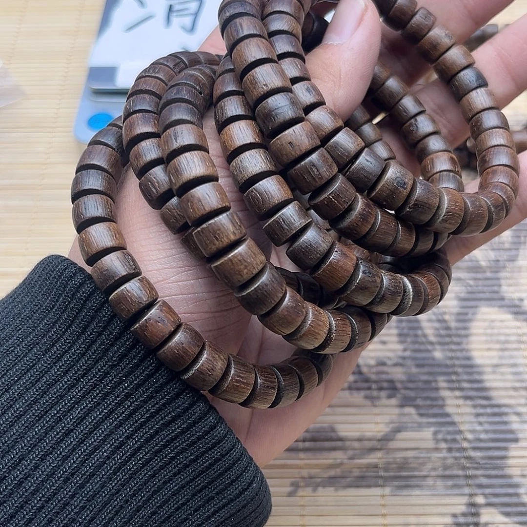 沉香碎屑沉香红土