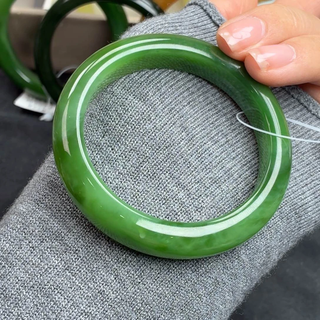 和田玉未镶嵌手镯碧玉放漏1号