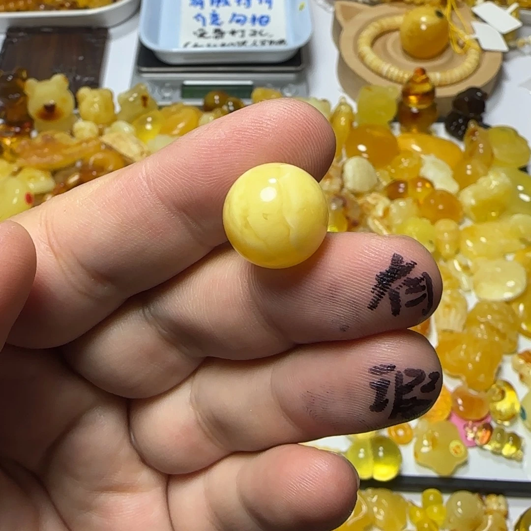琥珀未镶嵌裸石2.02克15.2mm