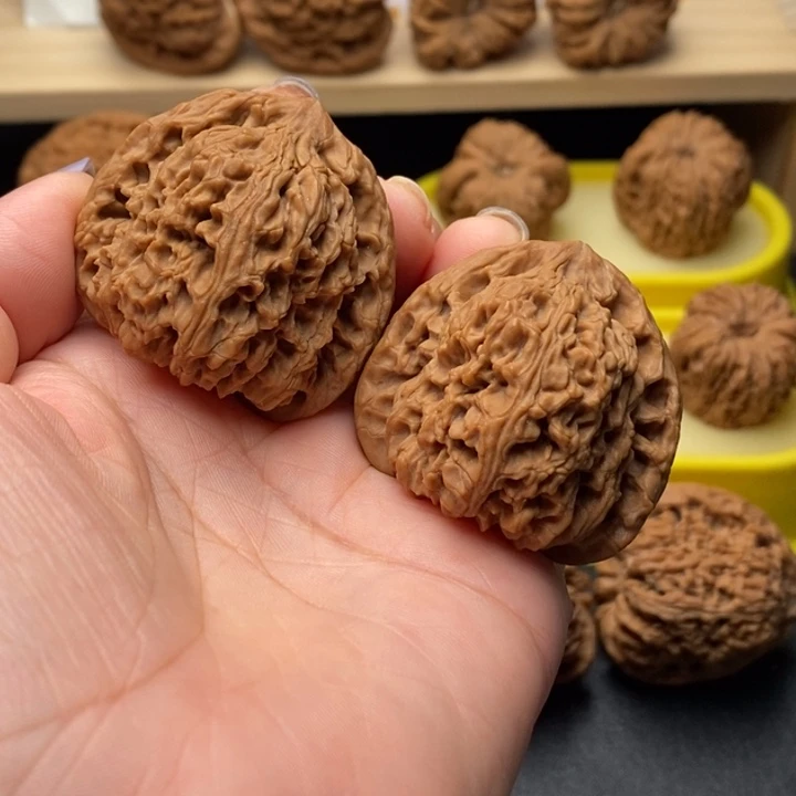 文玩核桃吊坠三角矮桩毕业41尺0988