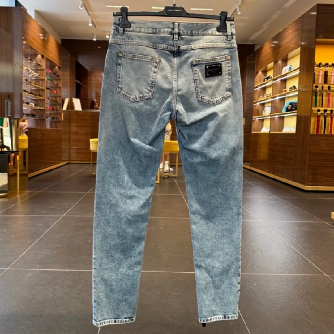 全新未使用D....G亮银牌regular微破洞修身直筒牛仔裤