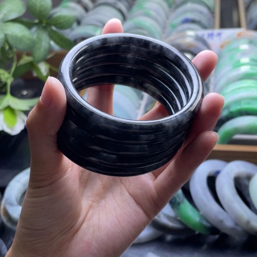 定制翡翠未镶嵌翡翠手镯