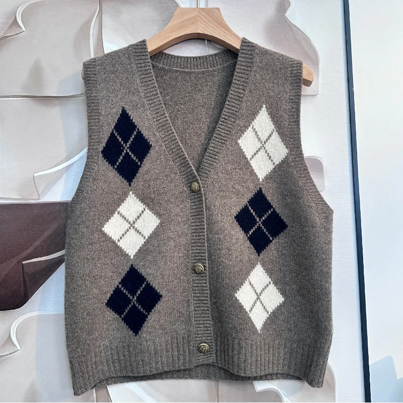老敏哥 骆驼绒秋季新款菱形v领针织无袖马甲背心女P88033