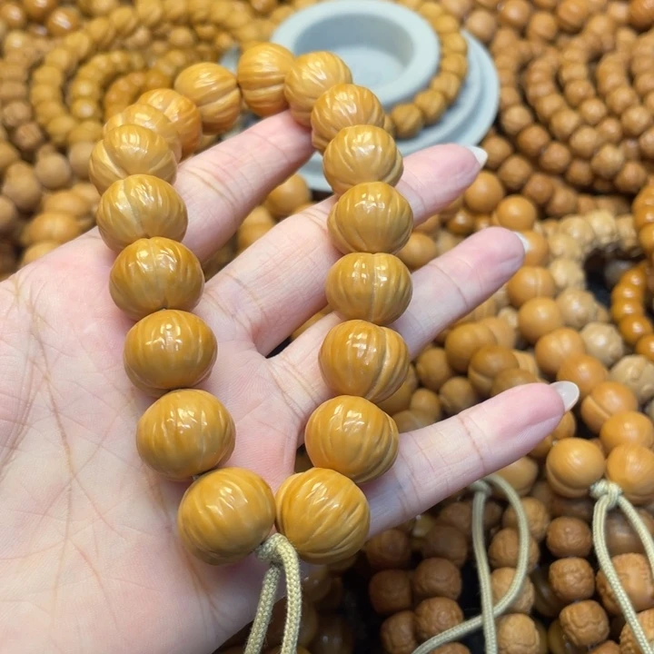 静***姐猴头全品屁桃手串