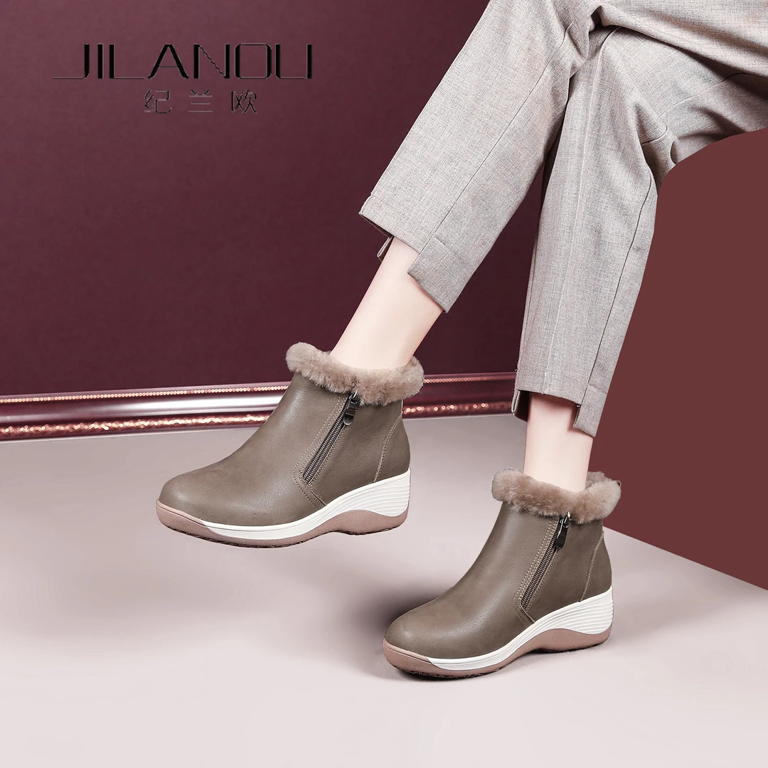 羊毛一体短靴女冬季2025新款坡跟女鞋防滑厚底雪地靴加厚真皮棉靴