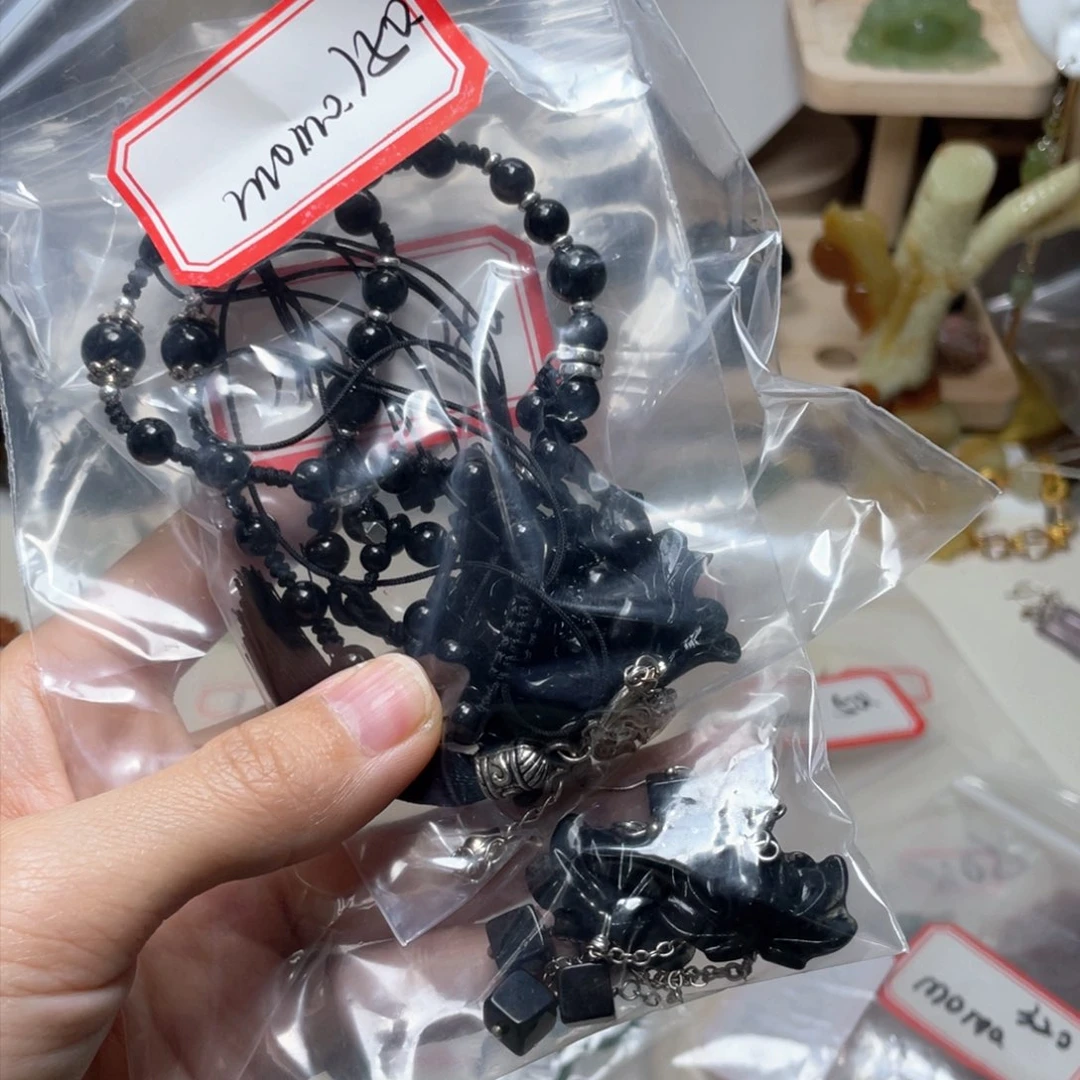 蛇纹石玉颈饰未镶嵌m****2