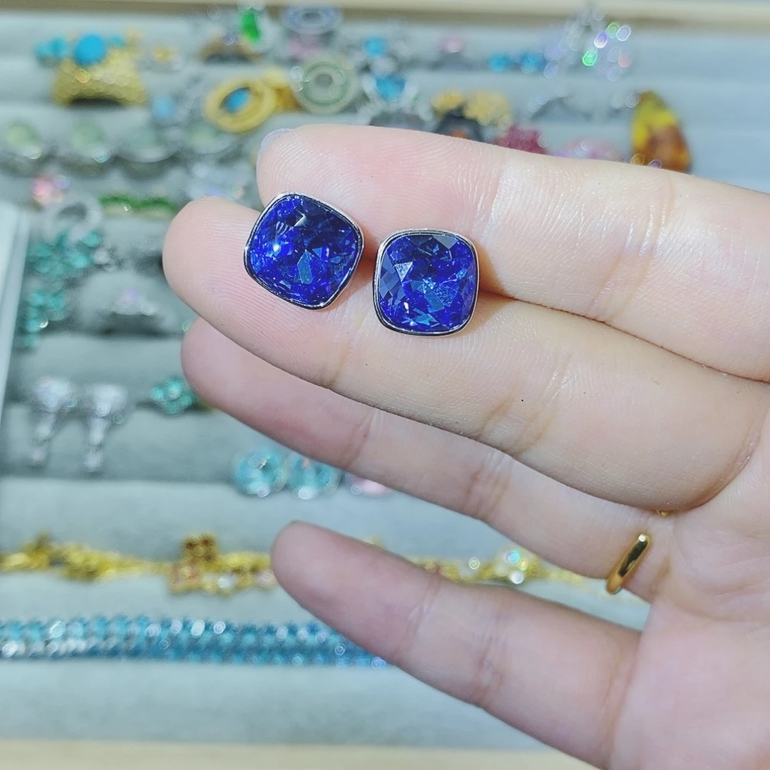 【闪购商品】银S925镶嵌耳饰托帕石