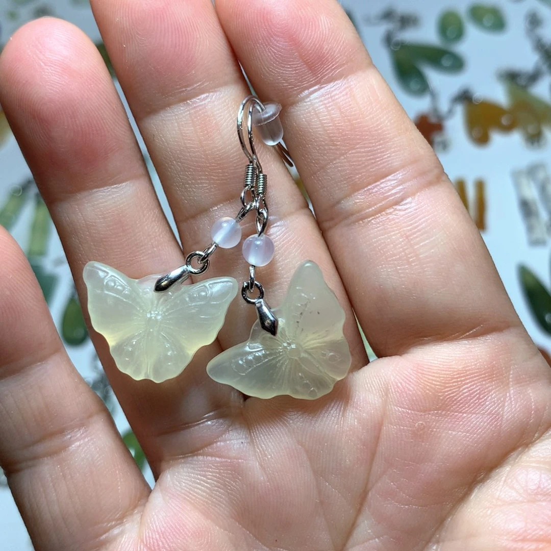 蛇纹石玉未镶嵌耳环
