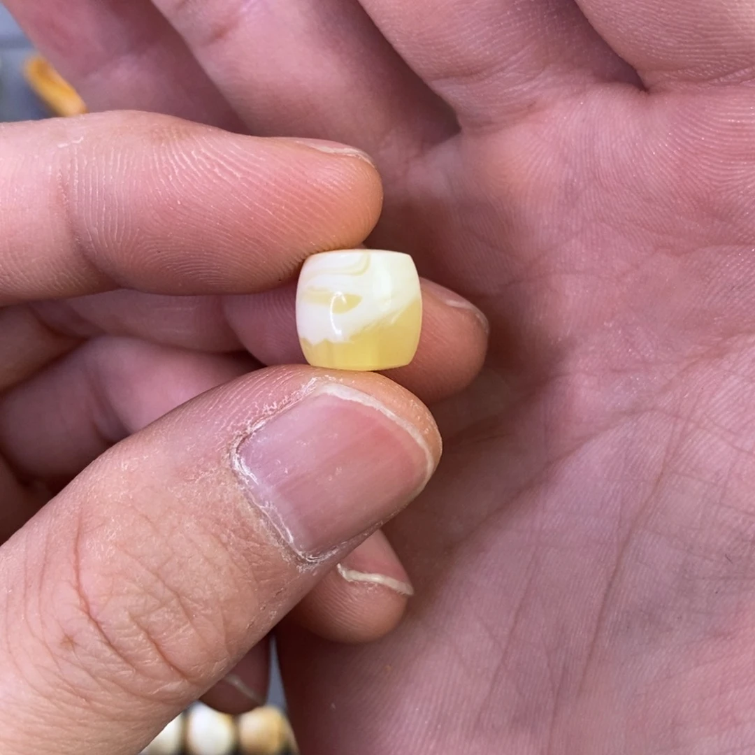 Y***'未镶嵌琥珀裸石琥珀蜜蜡，琥珀蜜蜡