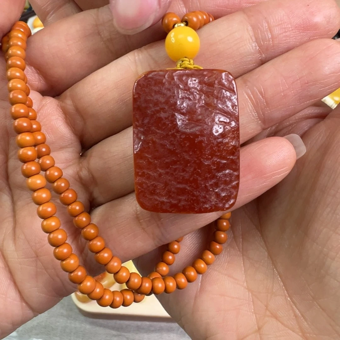 琥珀颈饰未镶嵌蜜蜡