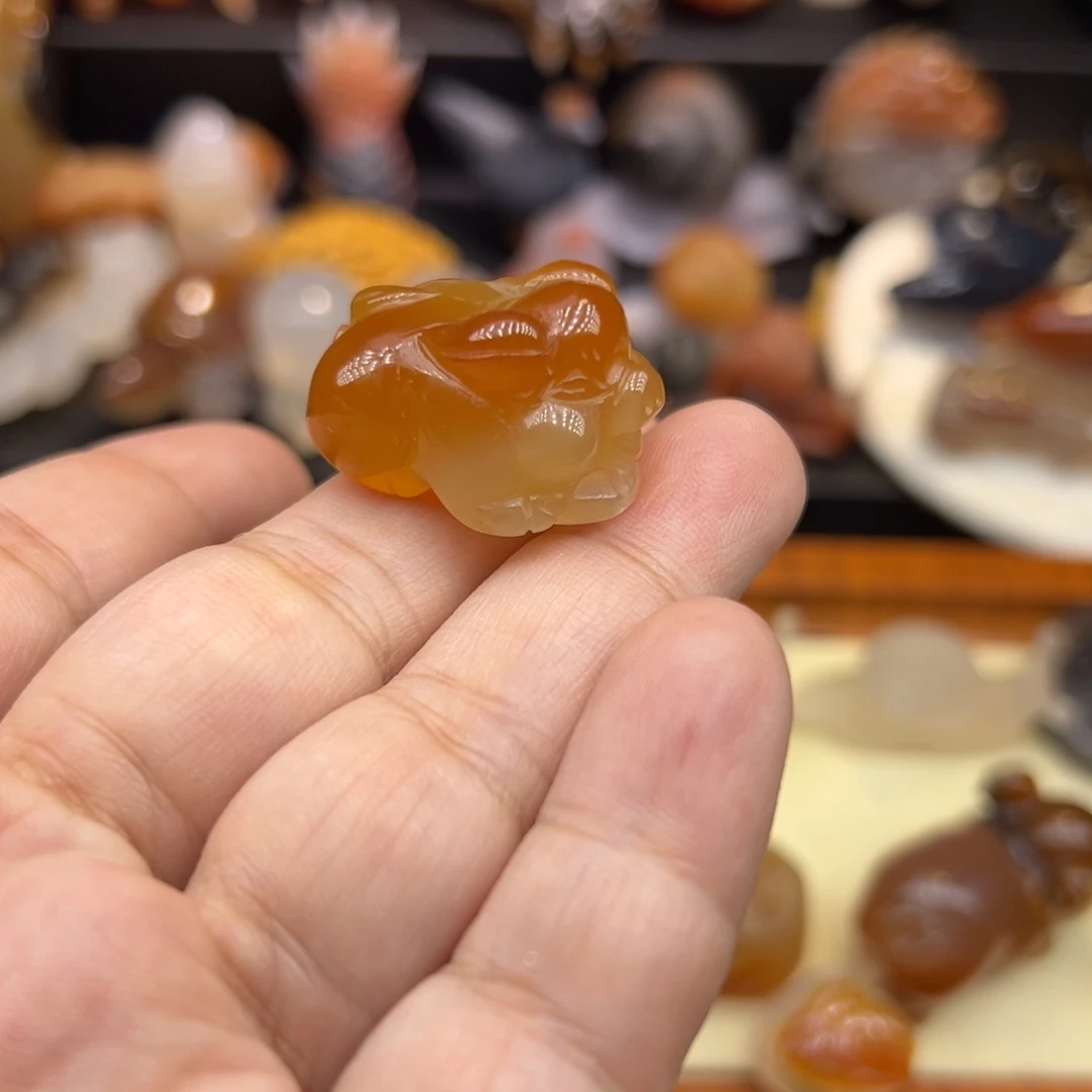 玛瑙/玉髓未镶嵌挂件/手玩/摆件