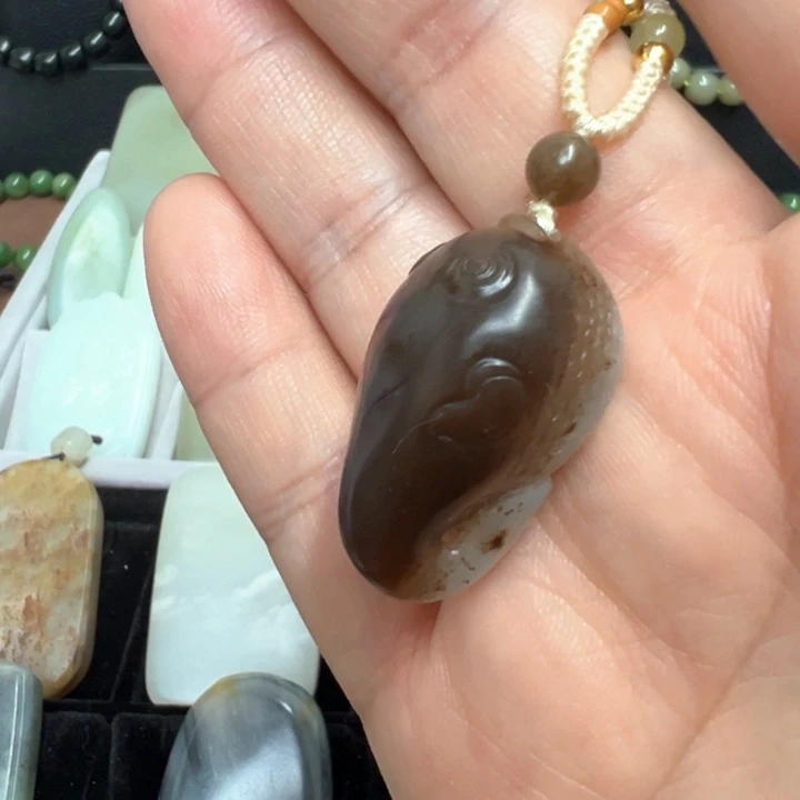吊坠(不含链)未镶嵌和田玉（糖玉）