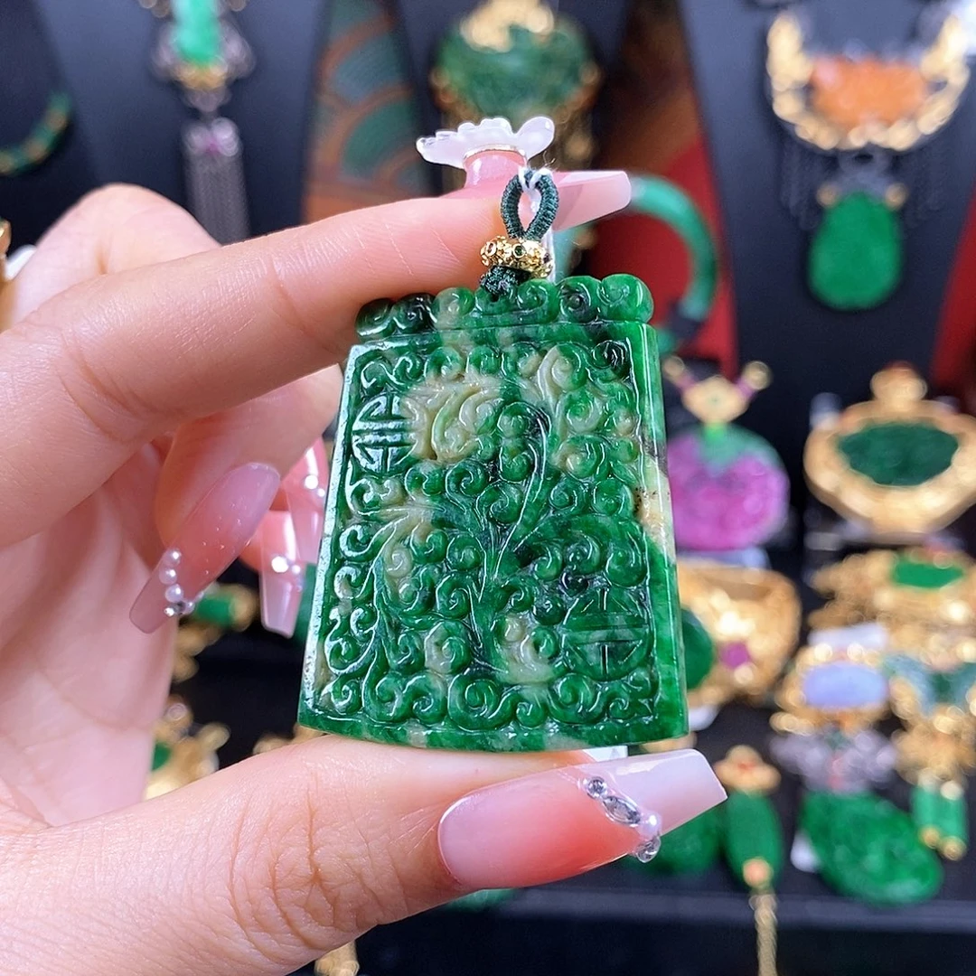 翡翠未镶嵌颈饰吊坠