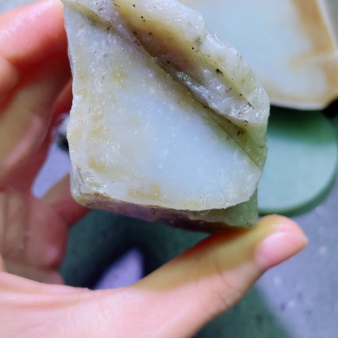 和田玉未镶嵌珠宝半成品