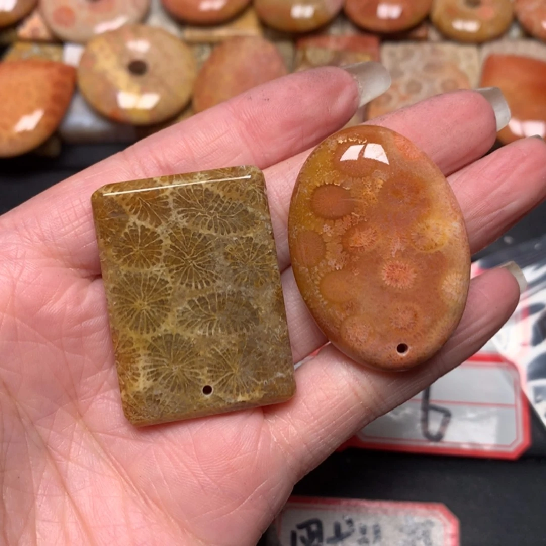 【闪购商品】硅化玉颈饰未镶嵌回*