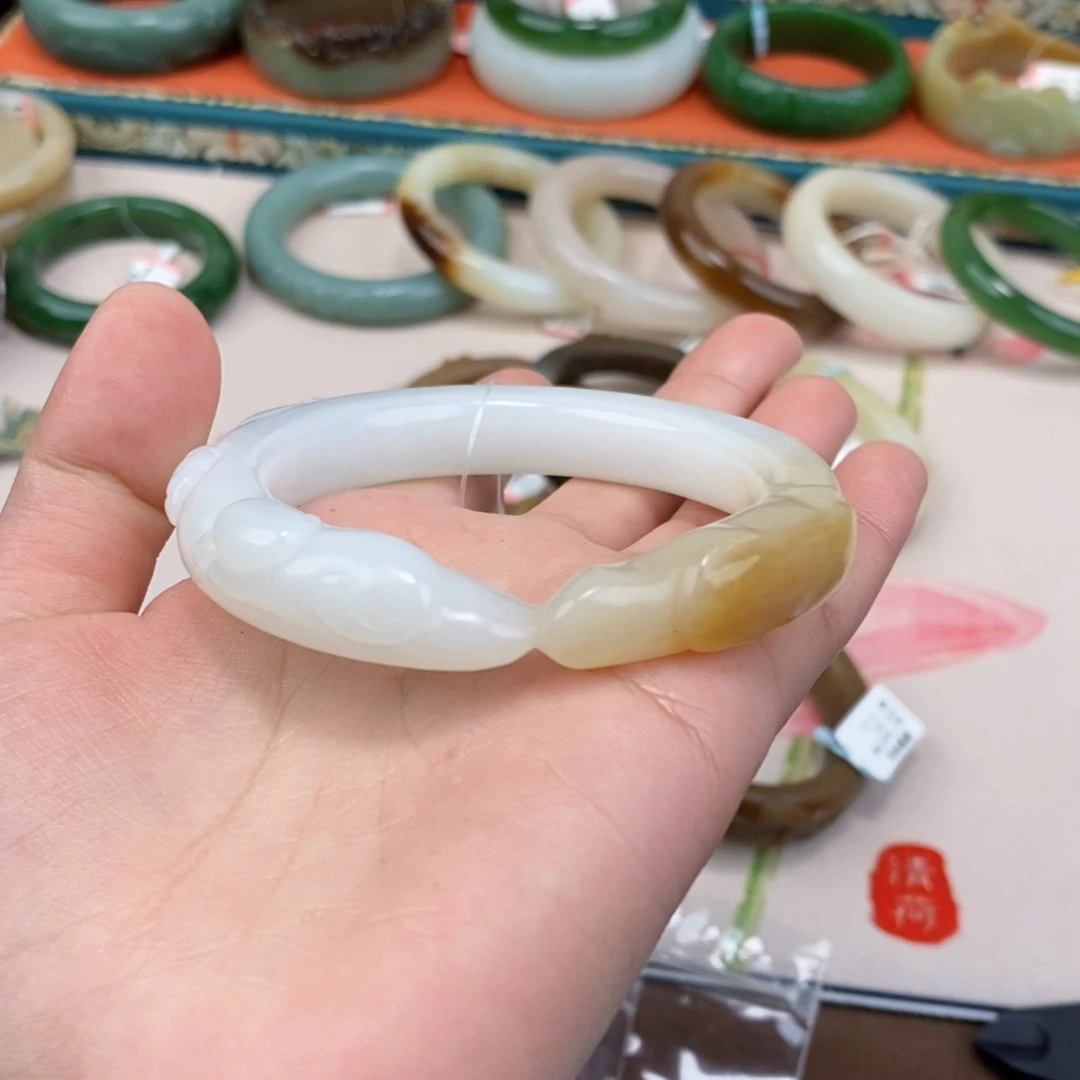 F***~和田玉未镶嵌手镯