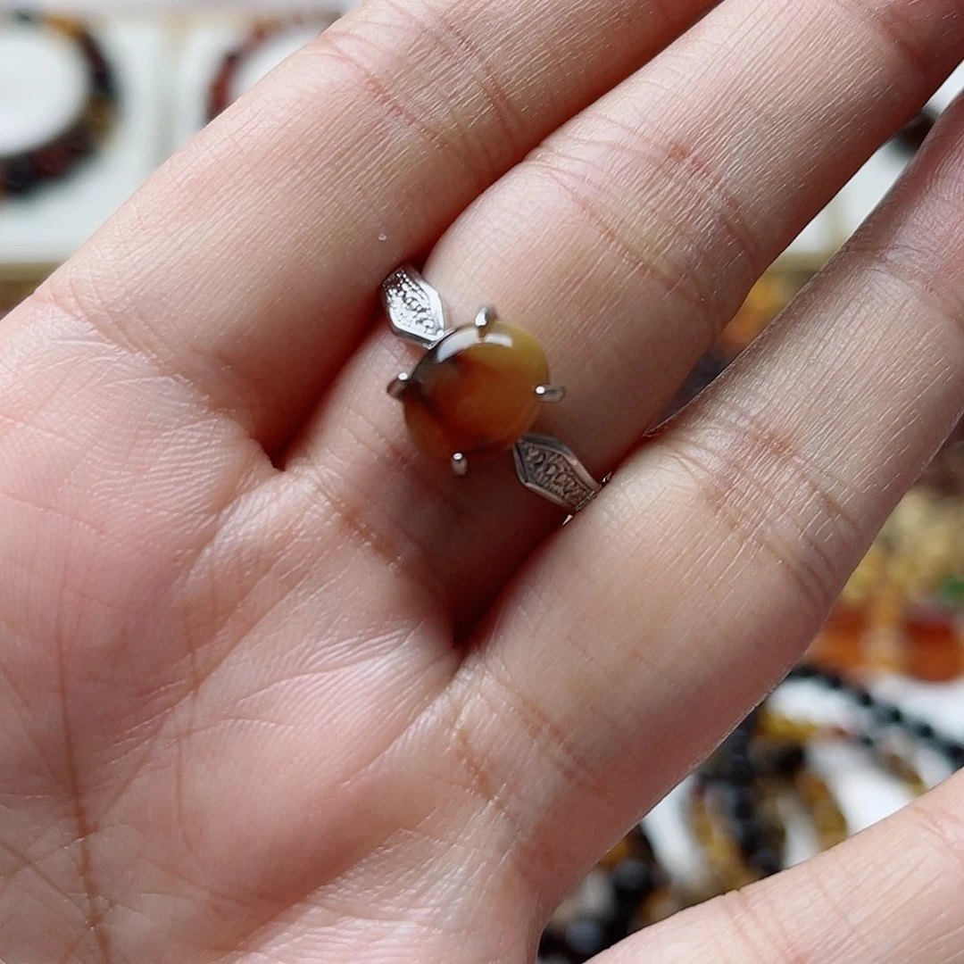 琥珀未镶嵌戒指琥珀