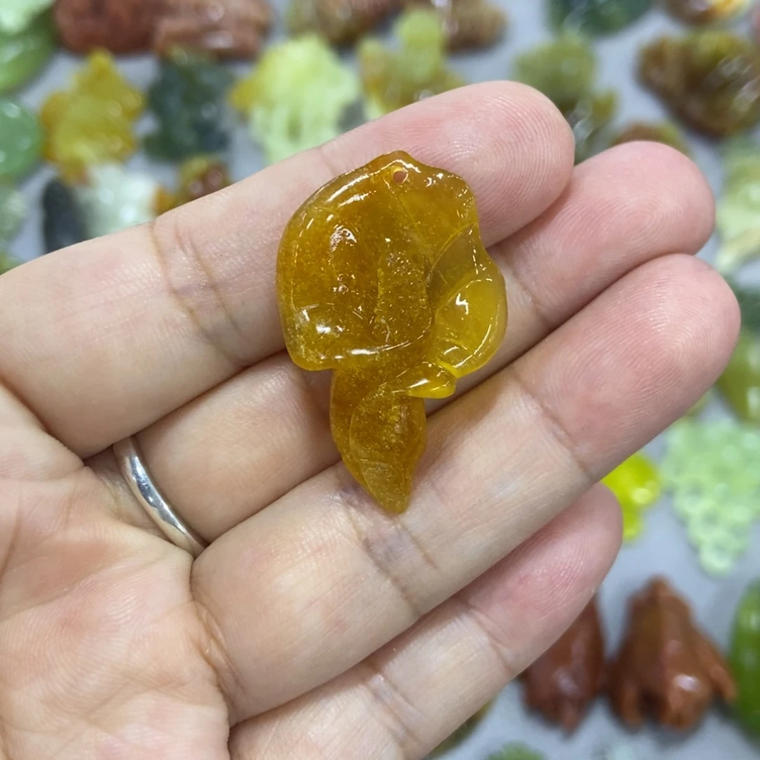 未镶嵌蛇纹石玉挂件