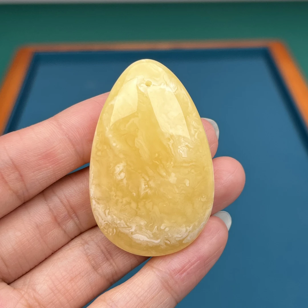 Y1210天然原矿蜜蜡 鸡油黄妖花水滴牌 30*48mm抖音基地质检发货