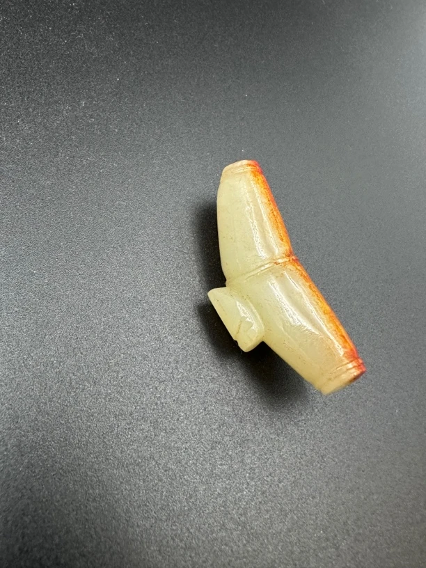 和田玉挂件精美细腻