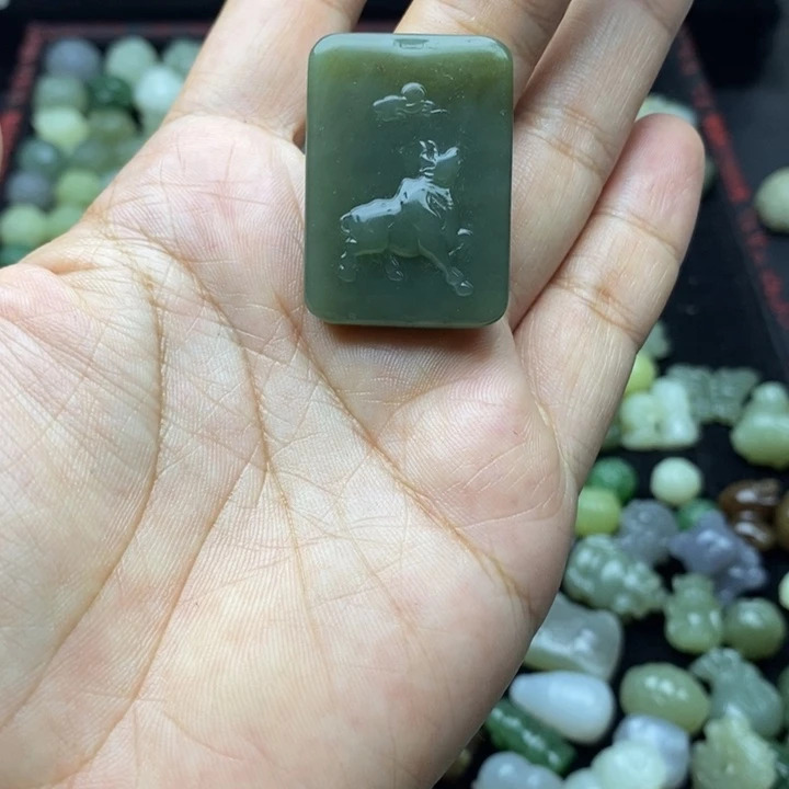 颈饰未镶嵌和田玉