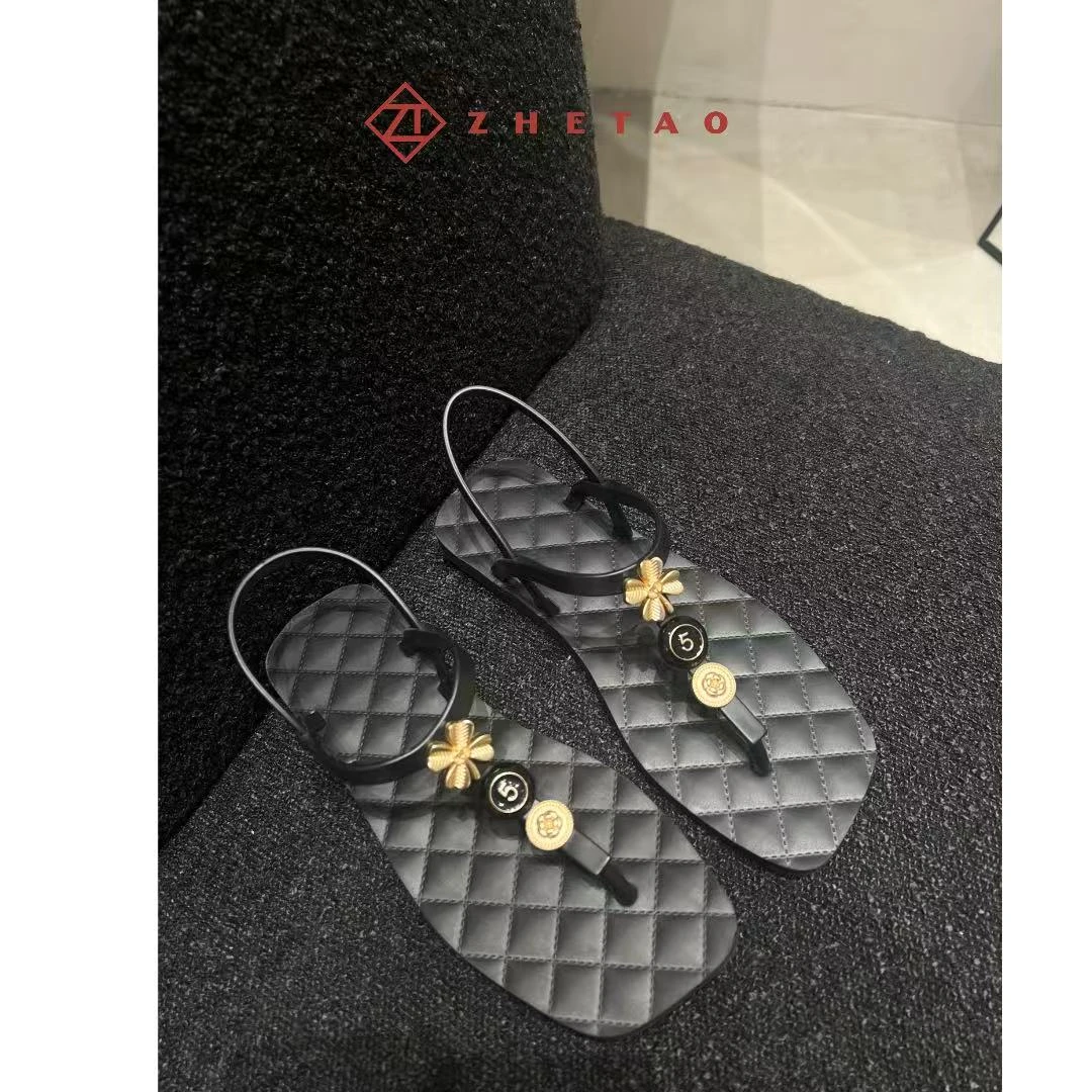 【zhetao】2025春夏新款平底时尚小香风拼色夹脚沙滩休闲凉鞋