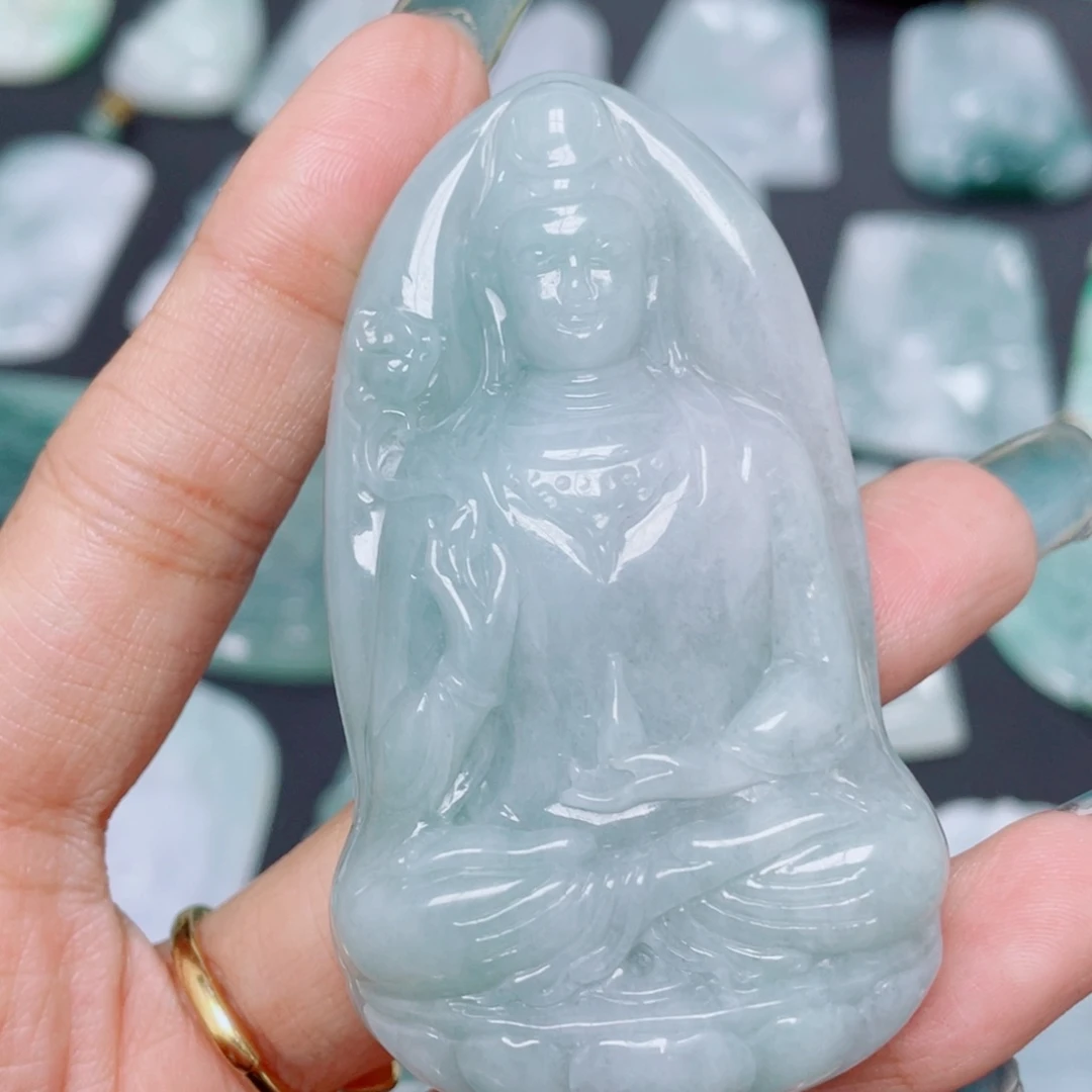 翡翠未镶嵌颈饰观音