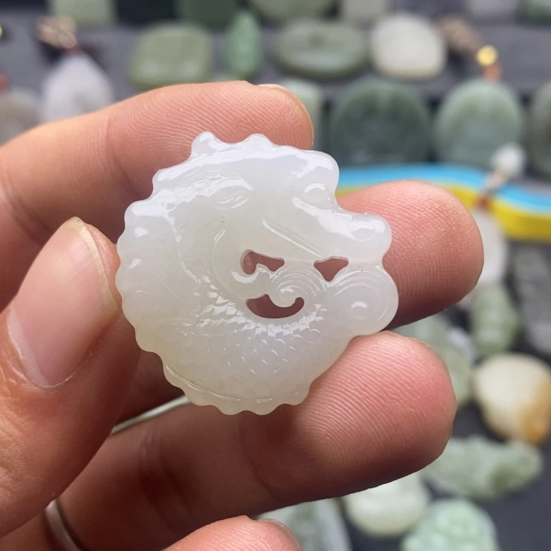 和田玉颈饰未镶嵌元*