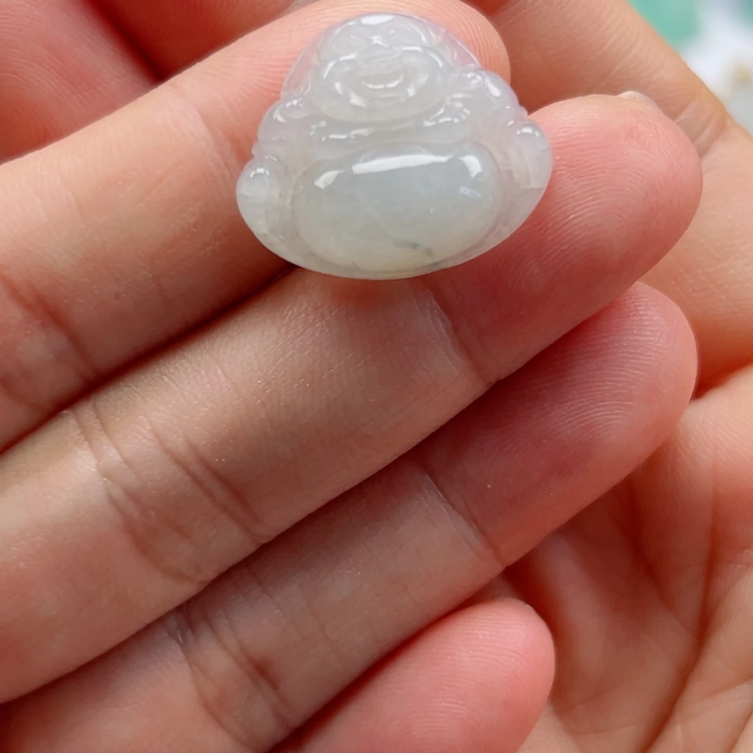 翡翠未镶嵌颈饰佛公