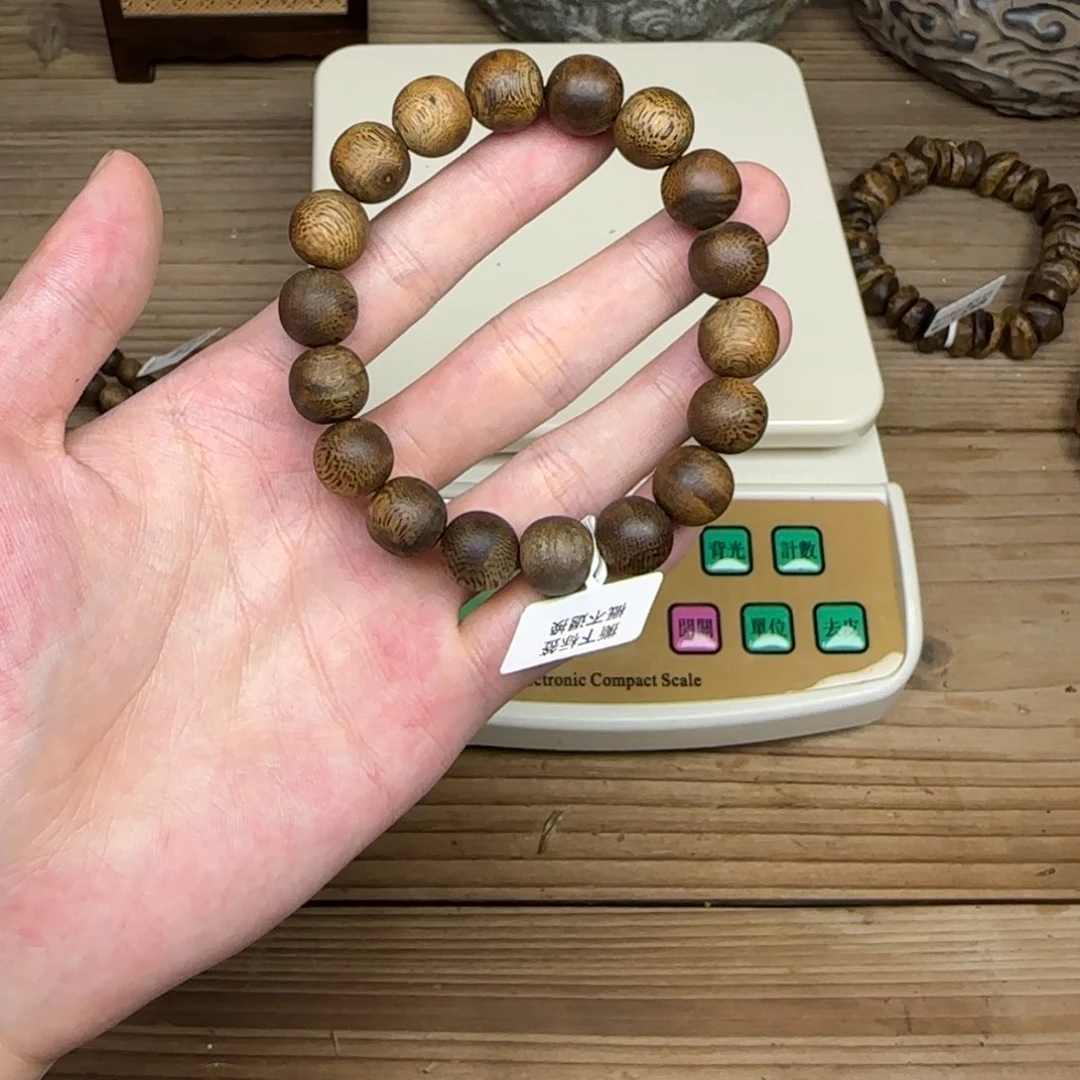 沉香吊坠一物一拍