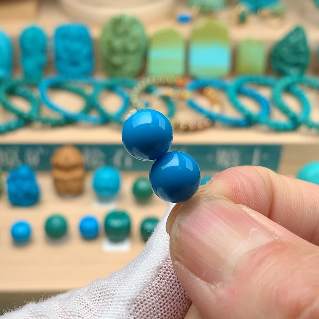 绿松石未镶嵌颈饰