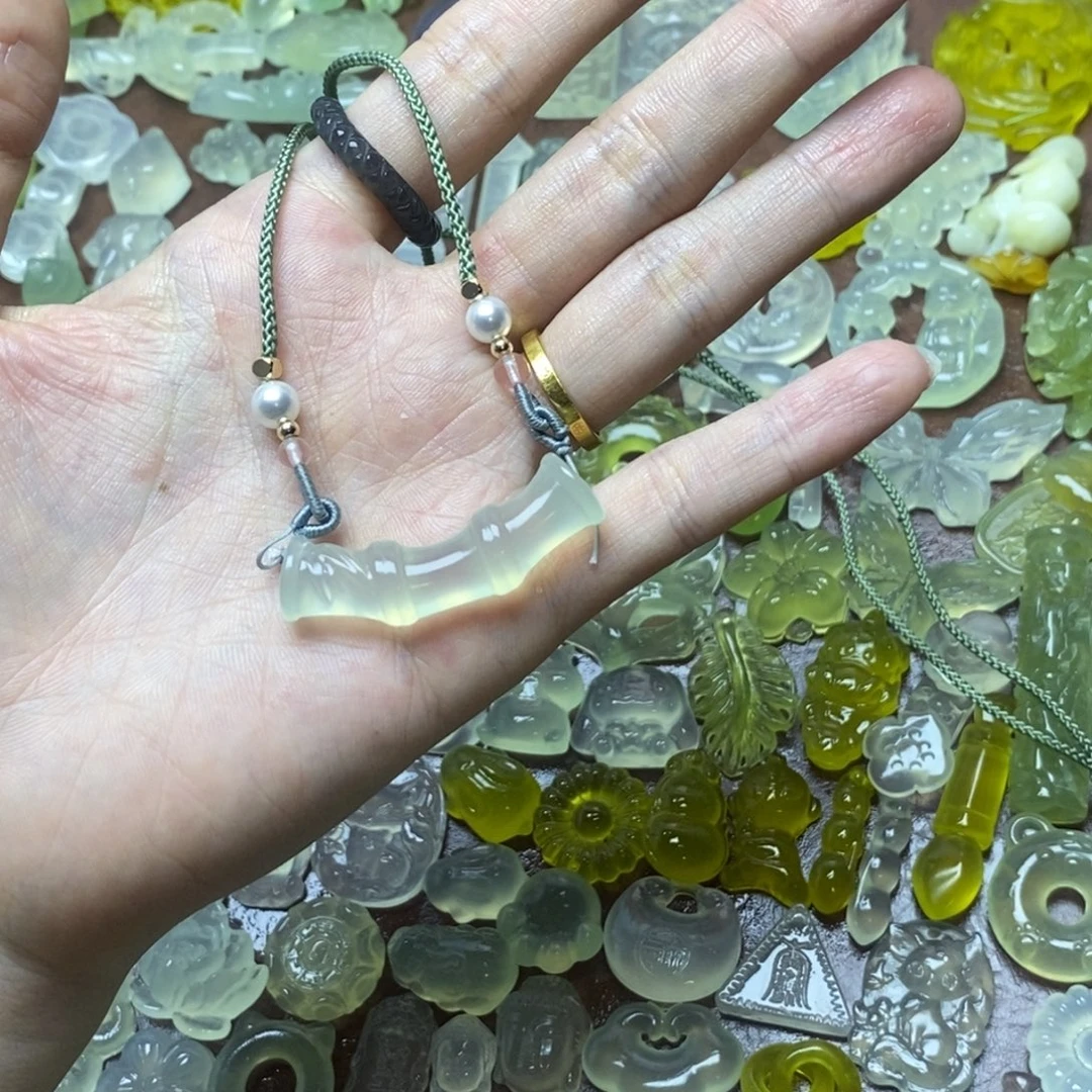 蛇纹石玉合金项链