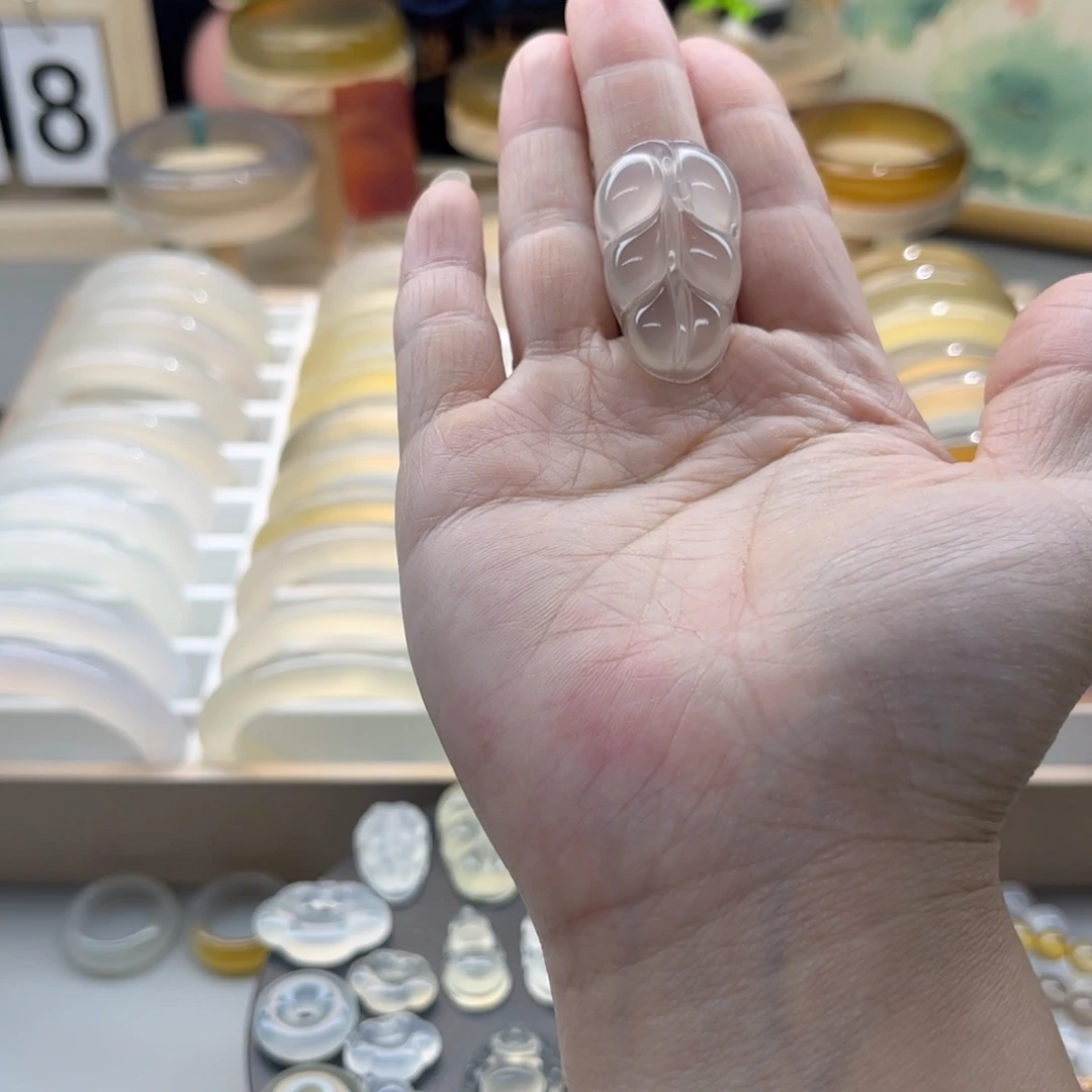 玛瑙/玉髓颈饰未镶嵌温**.