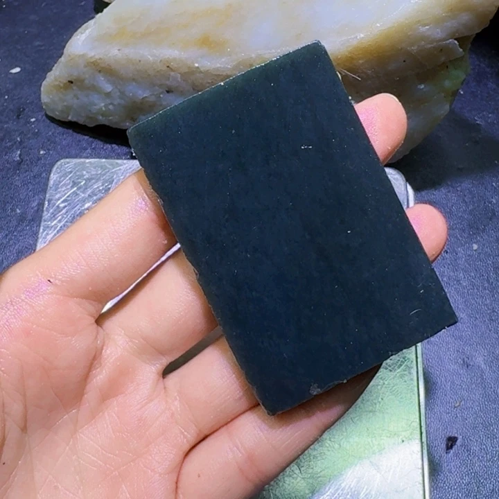 未镶嵌和田玉（糖玉）珠宝半成品