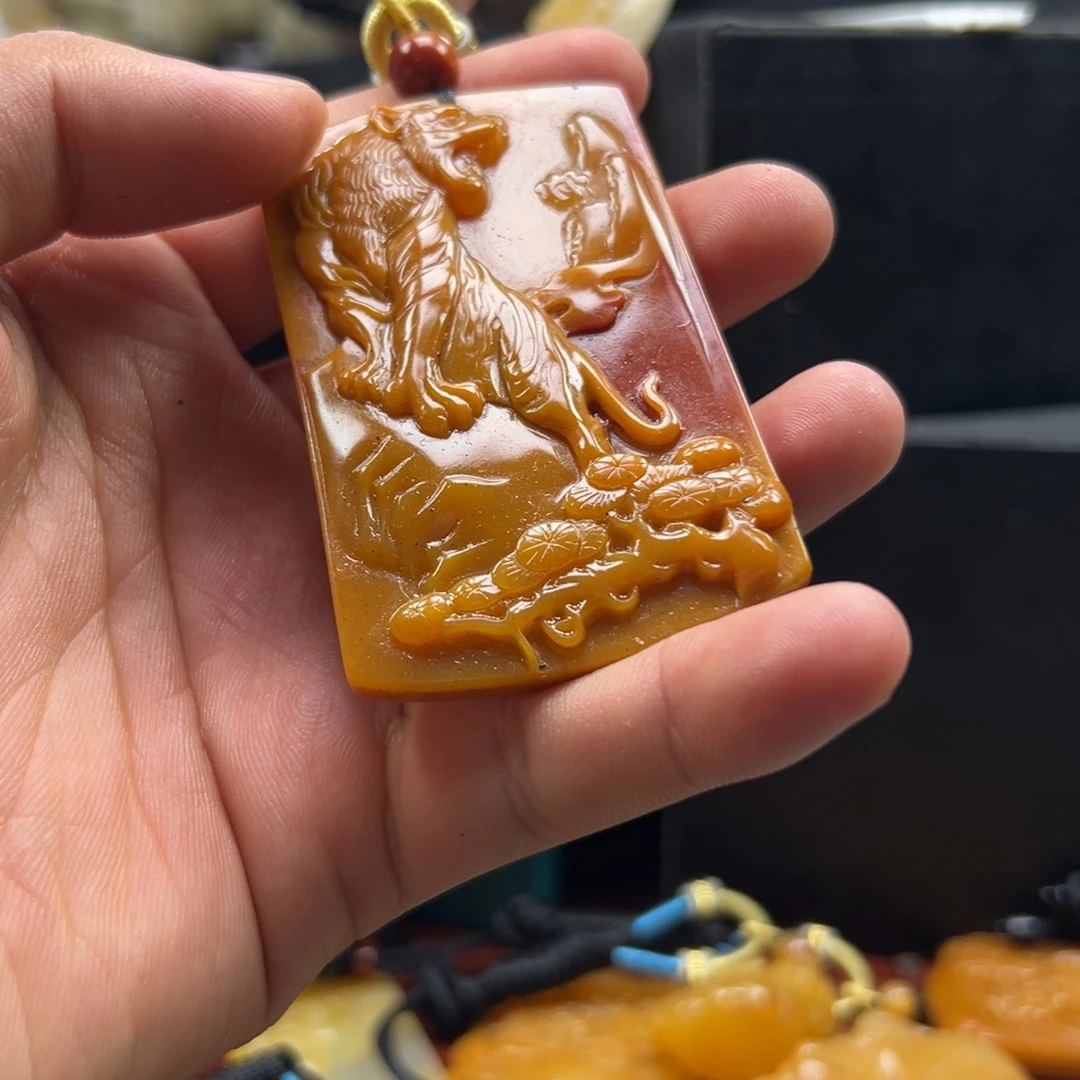 石英质玉（黄龙玉）未镶嵌多选发其一