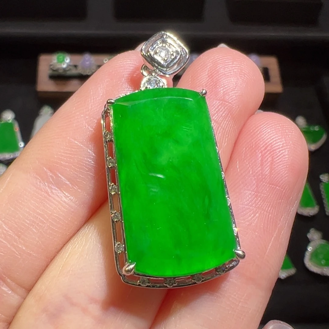 翡翠颈饰18K金镶嵌收到货48小时鉴赏期