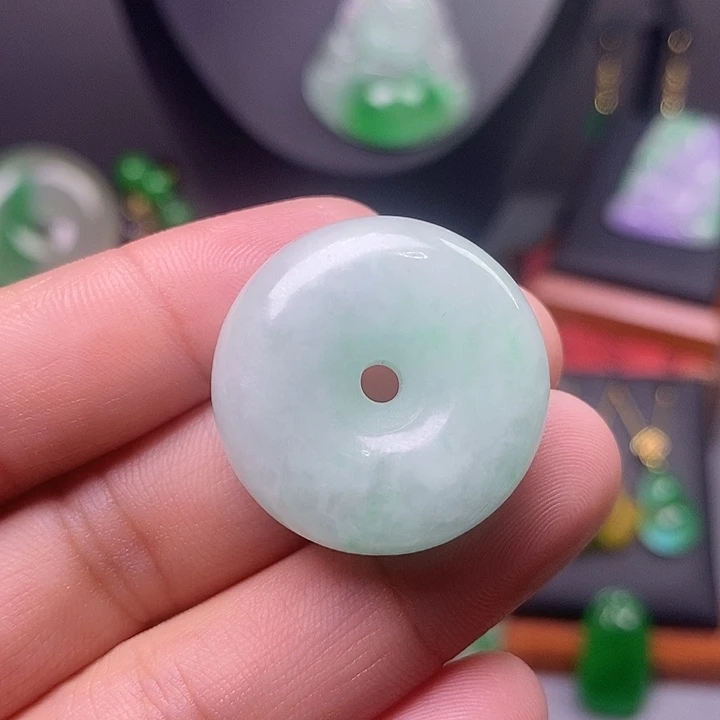 吊坠(赠链)未镶嵌翡翠