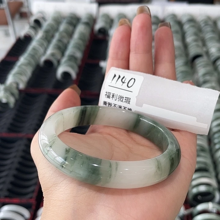 石英质玉未镶嵌手镯