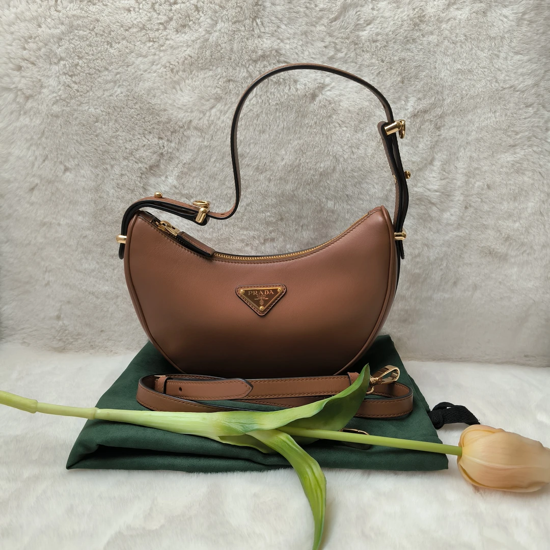 99新 Prada/普拉达 魔镜SY/PradaArque棕色半月包
