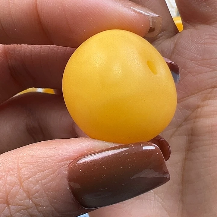 蜜蜡未镶嵌珠宝奇石
