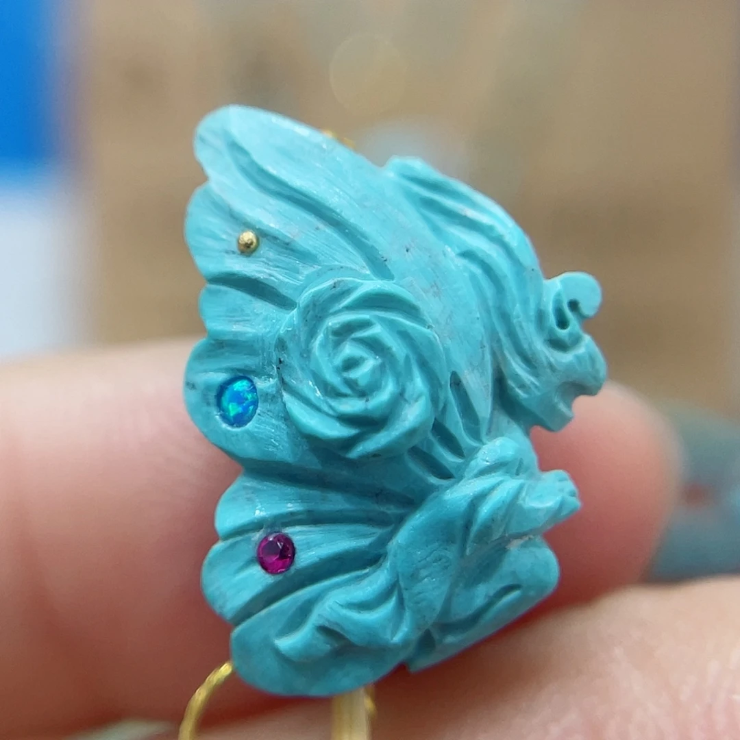 绿松石未镶嵌珠宝奇石